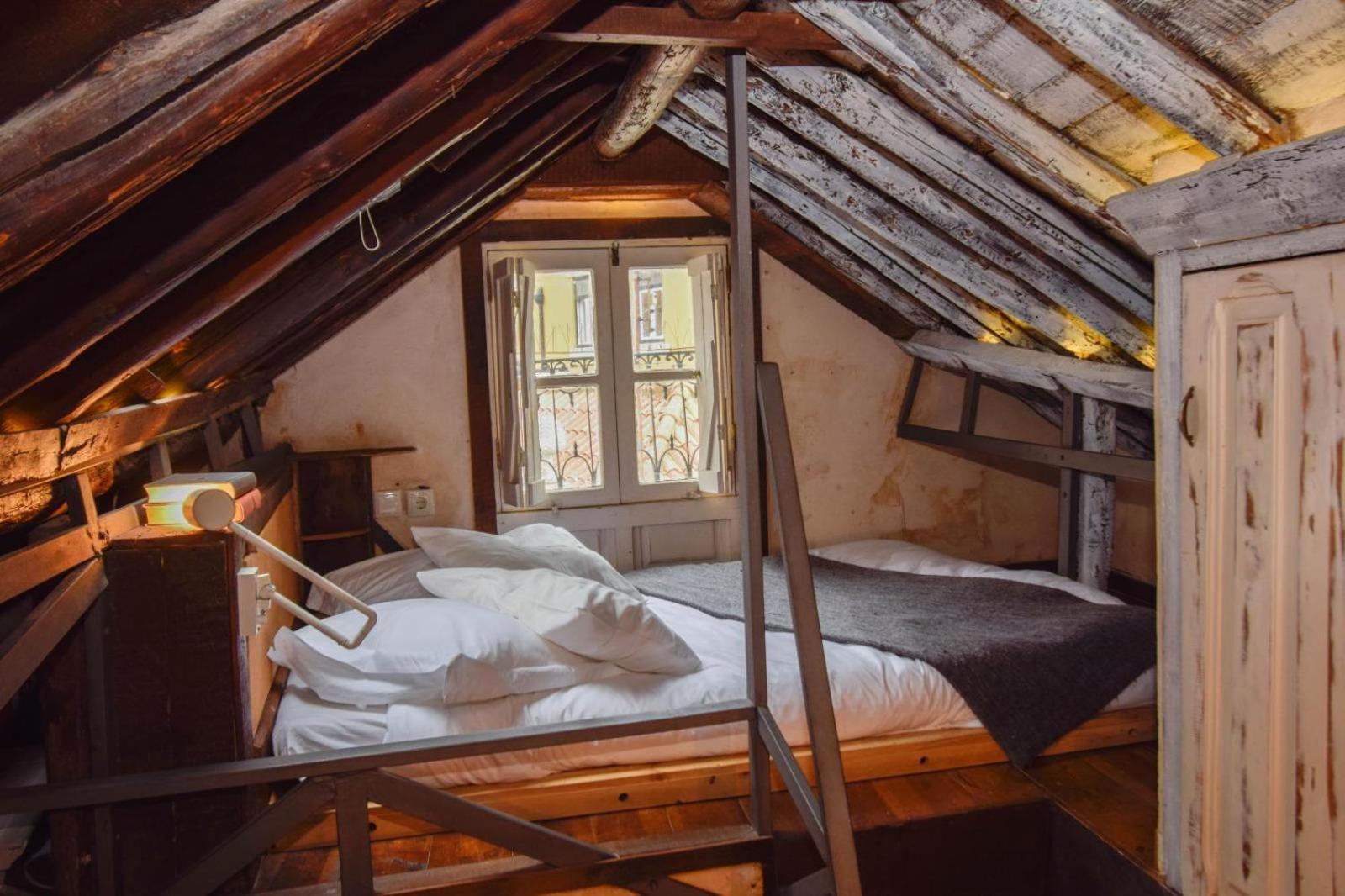 Alfama Charming And Rustic Apartment
